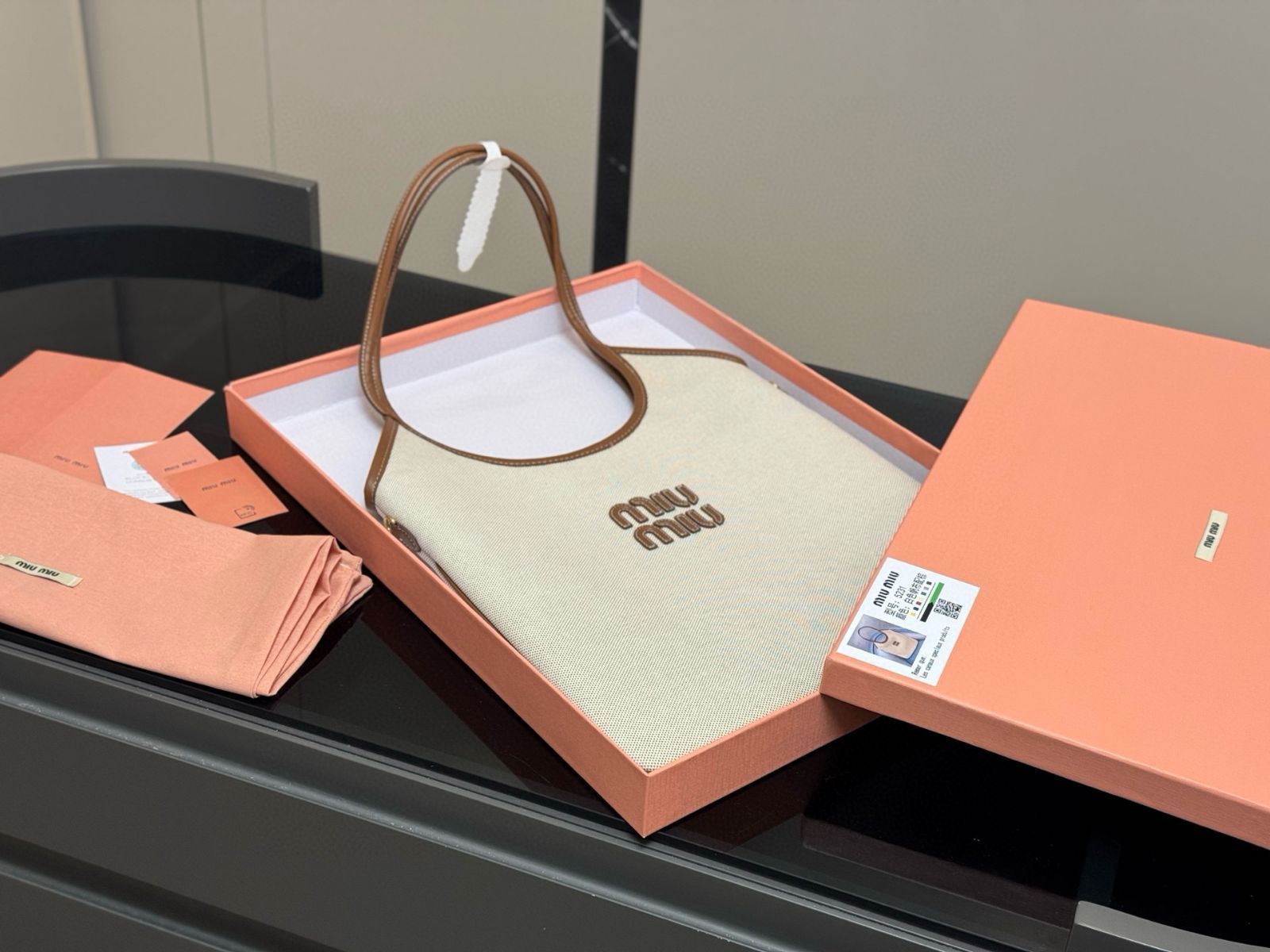 【今日特価】miumiu New Tote Bag / ミュウミュウ ニュートートバッグ