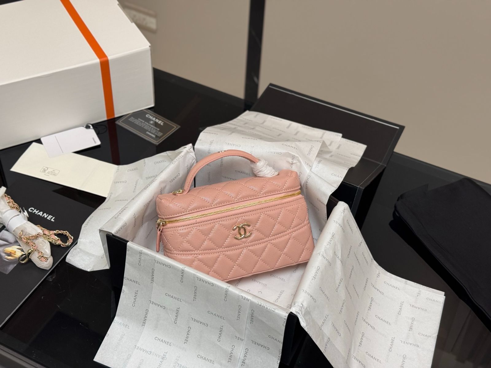 ショルダーバッグ【今日特価】Chanel Lunchbox Hobo Bag シャネル