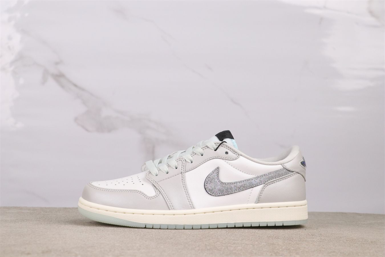 【今日特価】Air Jordan エアジョーダン aj1 AJ1 エアジョーダン 1 Low HF3144-100