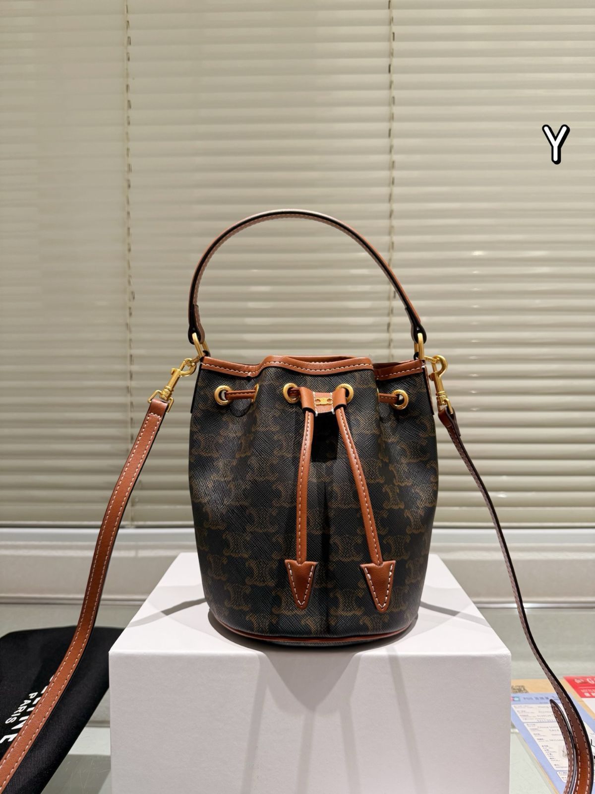 【今日特価】CELINE Teen Clara スモール ドローストリング バケットバッグ