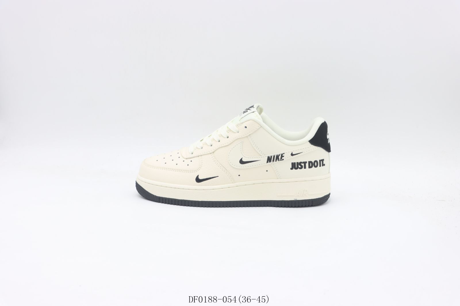 【今日特価】Nike ナイキ スケートシューズ DF0188-054 ホワイトブラック