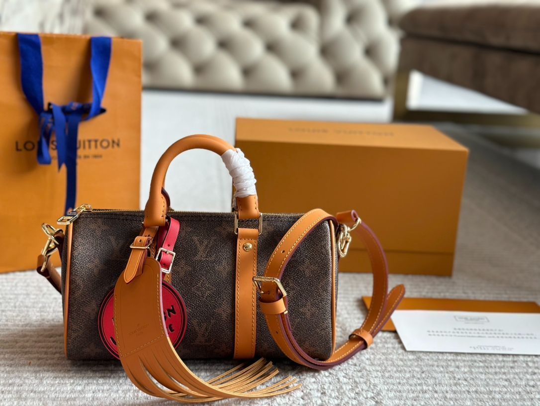 LV枕バッグ、ハンドバッグ、カメラバッグ、小銭入れ、手首バッグ、財布、ショルダーバッグも斜めがけ可能