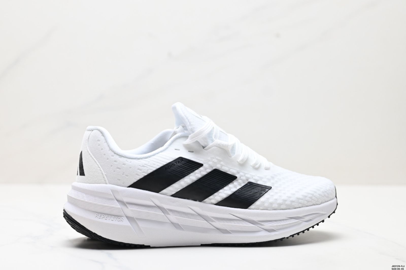 Adidas/阿迪?斯新款男士?拉松耐磨?典????鞋 Adidas（アディダス） 新モデルの男子用マラソン用耐摩耗クラシックスポーツランニングシューズ