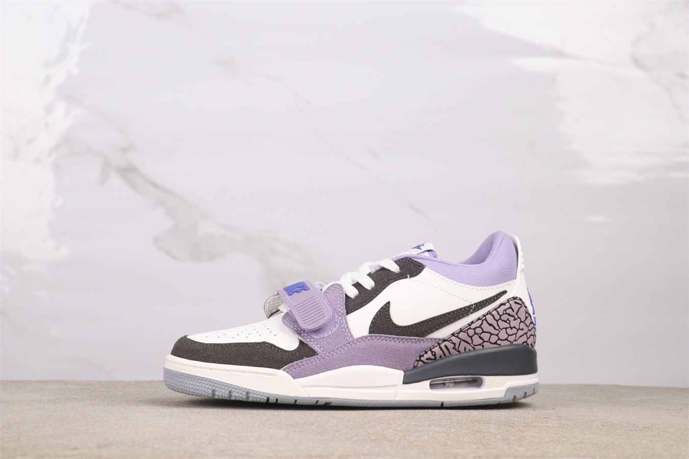 【今日特価】Air Jordan CD7069-108 エアジョーダン CD7069-108 コメットパープル