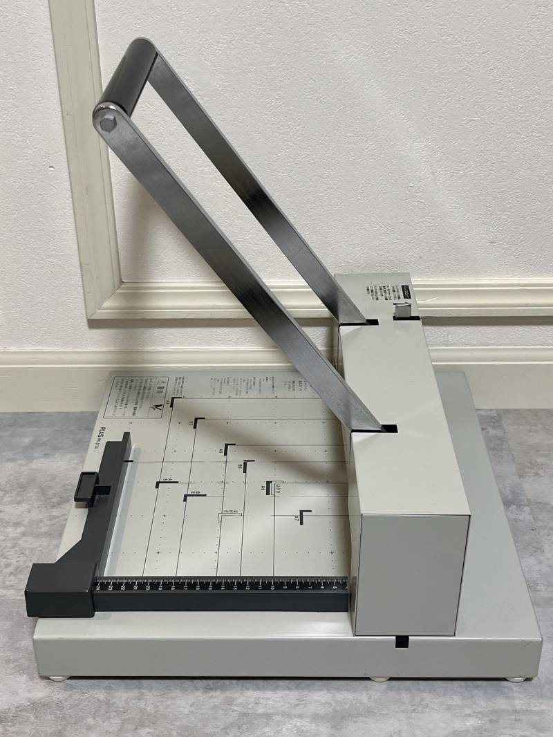 PLUS PK-513L ペーパーカッター 手動断裁機 裁断機 カットライン 取説