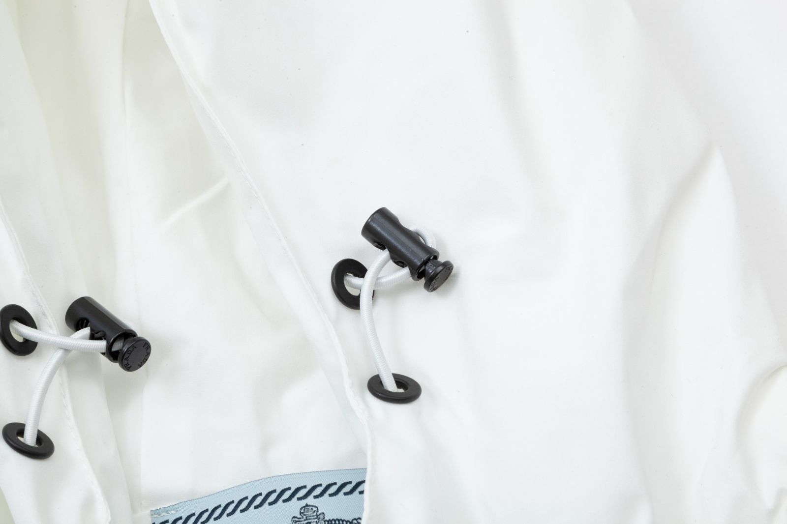 【本日限定特価】PRADA メンズ フーディー トライアングルロゴ ブラック/ホワイト M-4XL [本日特価|新品未使用品]