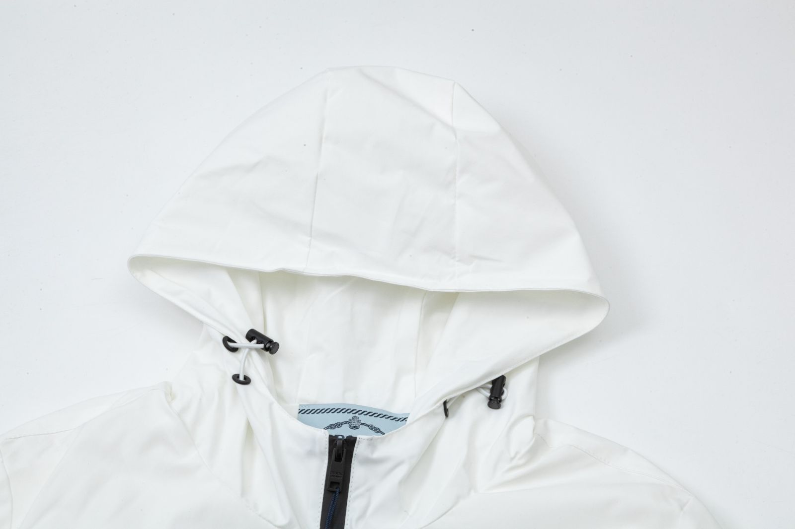 【本日限定特価】PRADA メンズ フーディー トライアングルロゴ ブラック/ホワイト M-4XL [本日特価|新品未使用品]