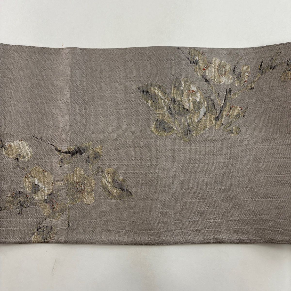 【美品】 袋帯 名品 落款 梅 万寿菊 灰色 お太鼓柄 正絹 【中古】