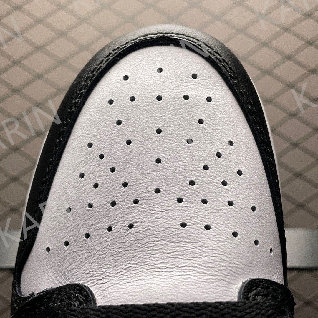 NIKE ナイキ エアジョーダン1 レトロ ハイカットスニーカー ブラック/レッド つま黒