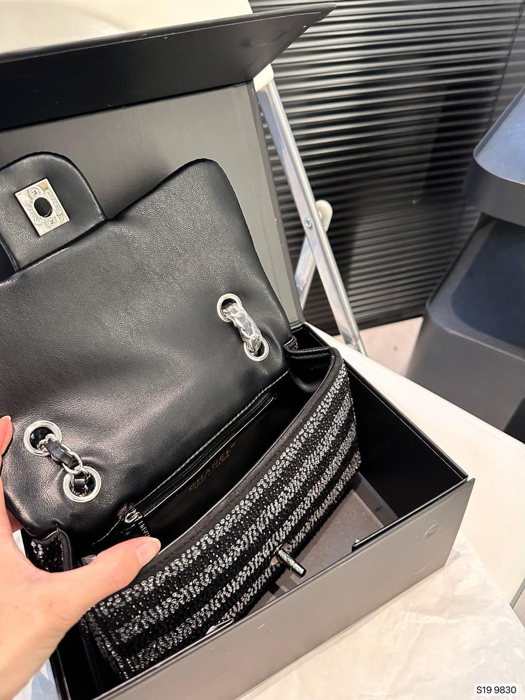 chanle 片肩バッグ、チェーンバッグ、ファッショントレンド
