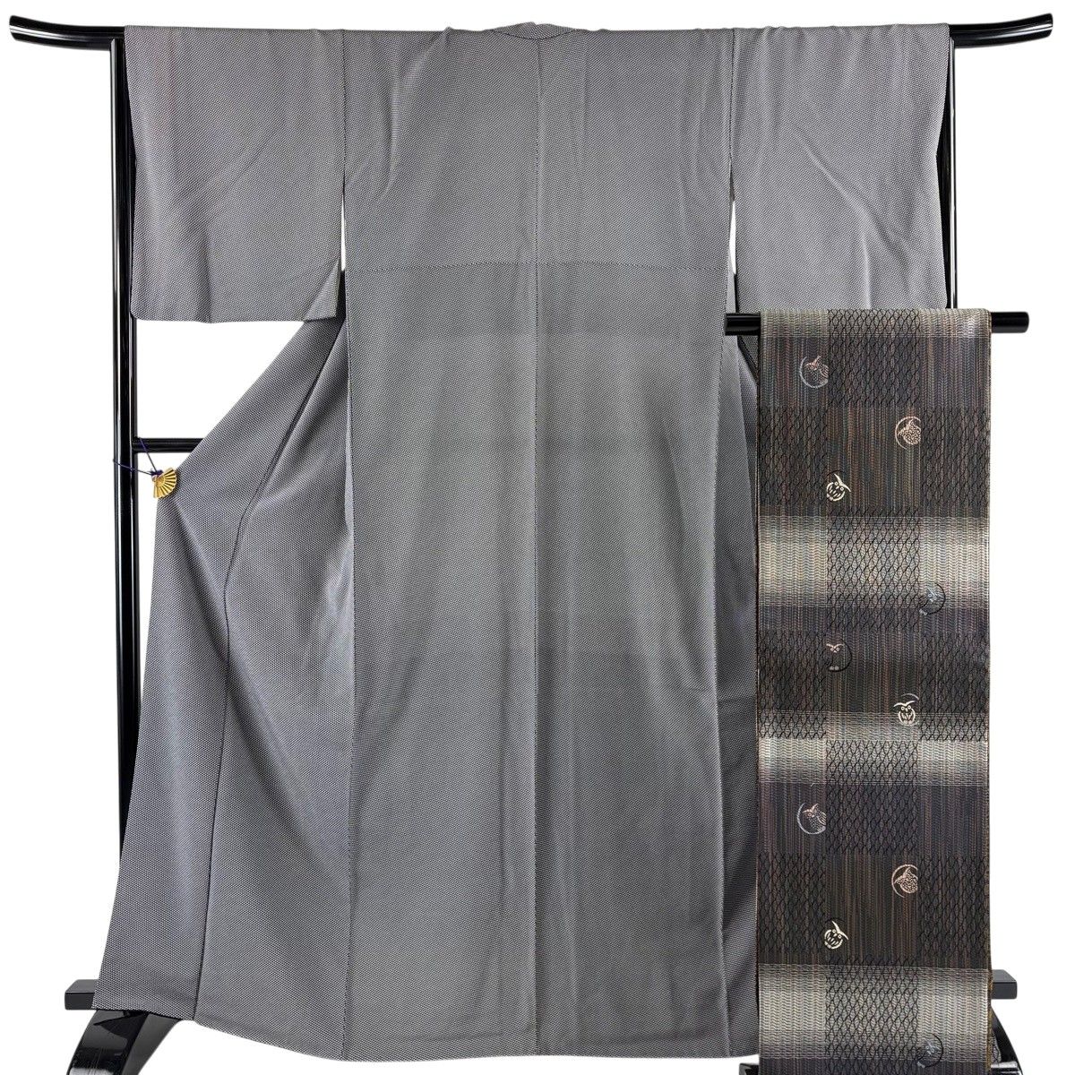 【美品】 江戸小紋 身丈165cm 裄丈66cm M 袷 五嶋敏太郎 袋帯セット 落款 鱗 黒 正絹 名品 【中古】 25,350円