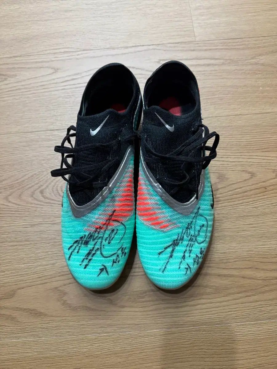 NIKE サッカーシューズ FANTOM エリート FG 奇 誠庸(キ・ソンヨン) サイン サッカーシューズ