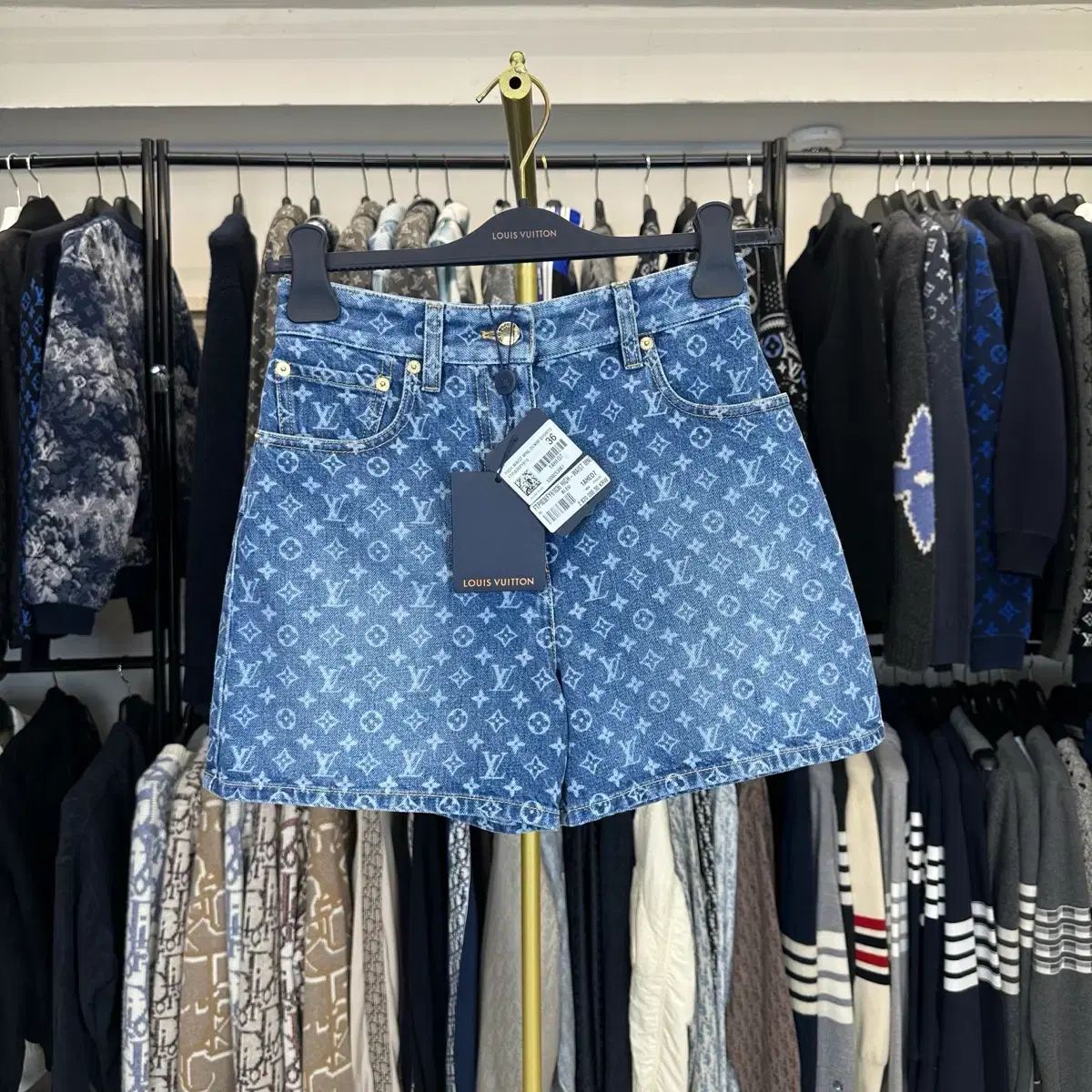 (新品)(26ss)(36) ルイヴィトン モノグラム デニム ハーフパンツ 128,545円