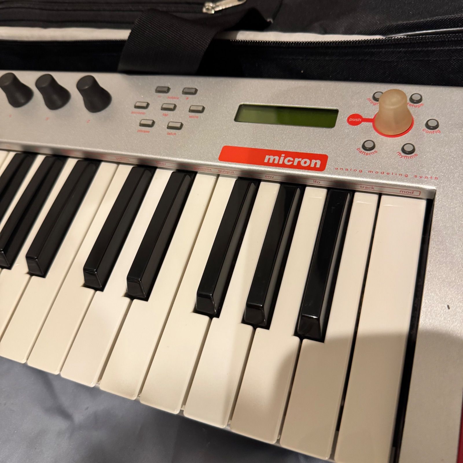 ALESIS micron 37鍵 シンセサイザー Alesis Micron シンセサイザー 37鍵 アレシス 人気アウトレット通販店