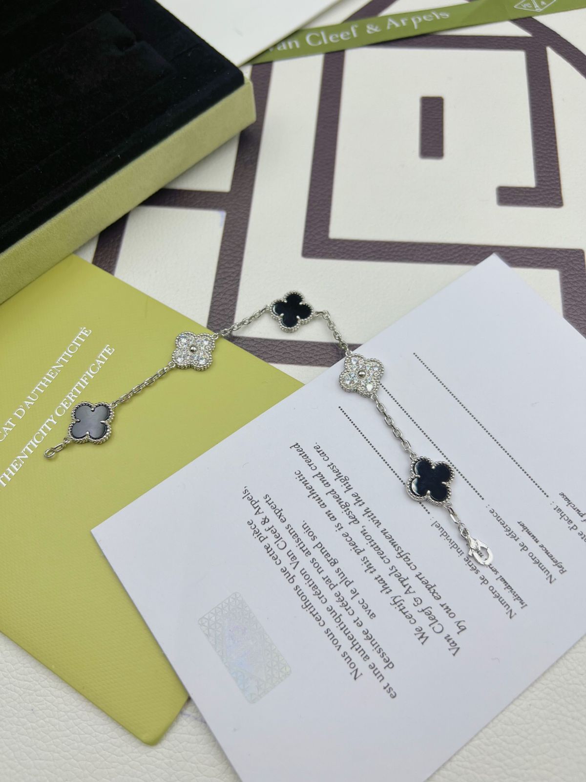 [Van Cleef & Arpels] ヴァン クリーフ＆アーペル 四つ葉のクローバー ブラック カルセドニー スペーサー ダイヤモンド ファイブフラワー ブレスレット パンダ ブレスレット｜本日限定特価｜新品未使用-WTO輸入1
