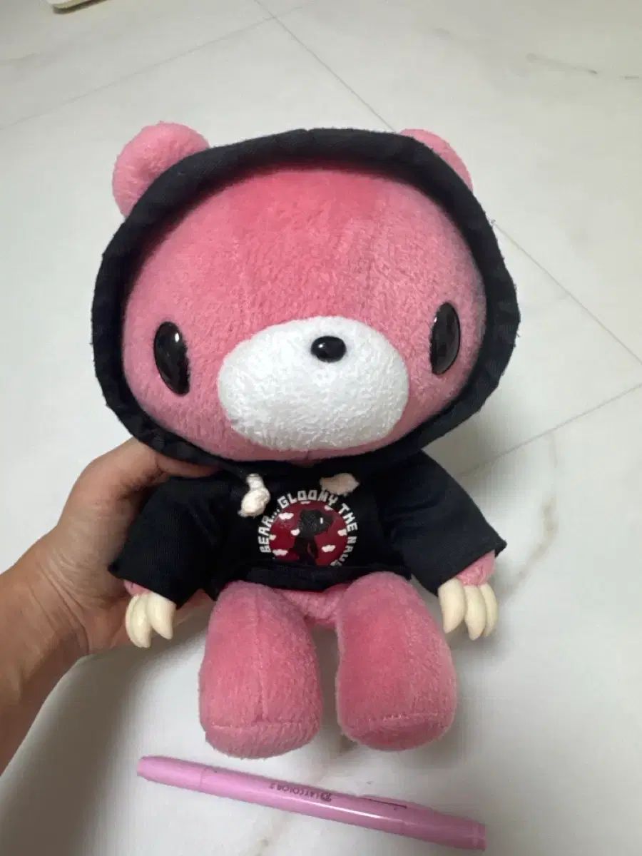 いたずらぐまのグル～ミ～ ぬいぐるみ ピンクフーディ着用 ぬいぐるみ