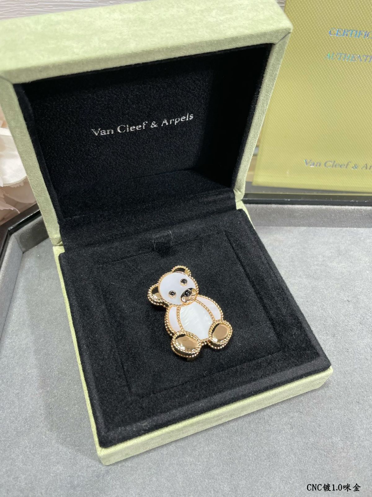[Van Cleef & Arpels] アニマル ブローチ - マルチユースデザイン | ヴァン クリーフ & アーペル レディースジュエリー｜本日限定特価｜新品未使用