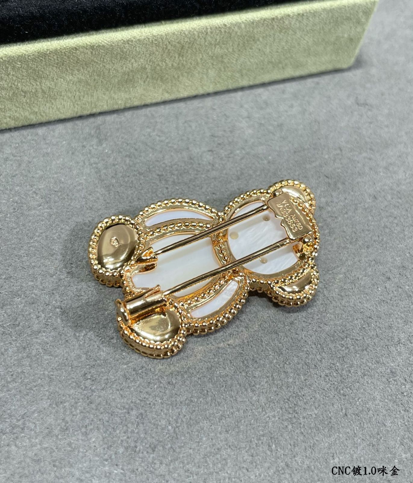 [Van Cleef & Arpels] アニマル ブローチ - マルチユースデザイン | ヴァン クリーフ & アーペル レディースジュエリー｜本日限定特価｜新品未使用