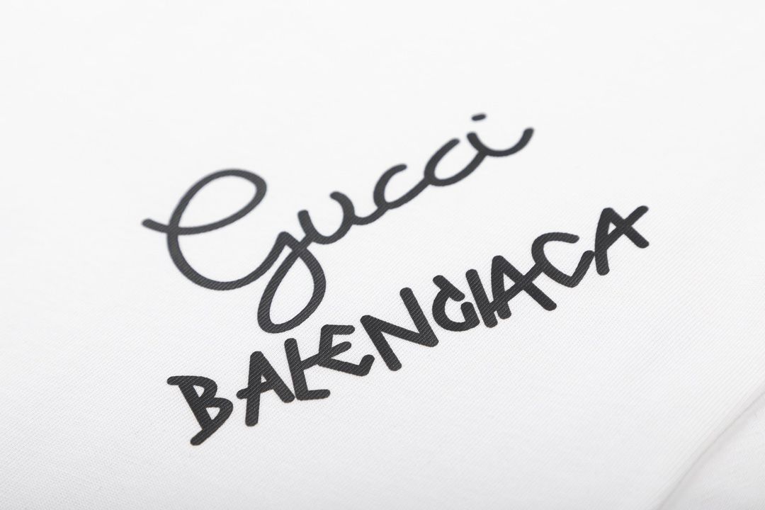【本日限定特価】GUCCI × BALENCIAGA コラボ グラフィティプリントTシャツ [本日特価|新品未使用品]-WT0輸入