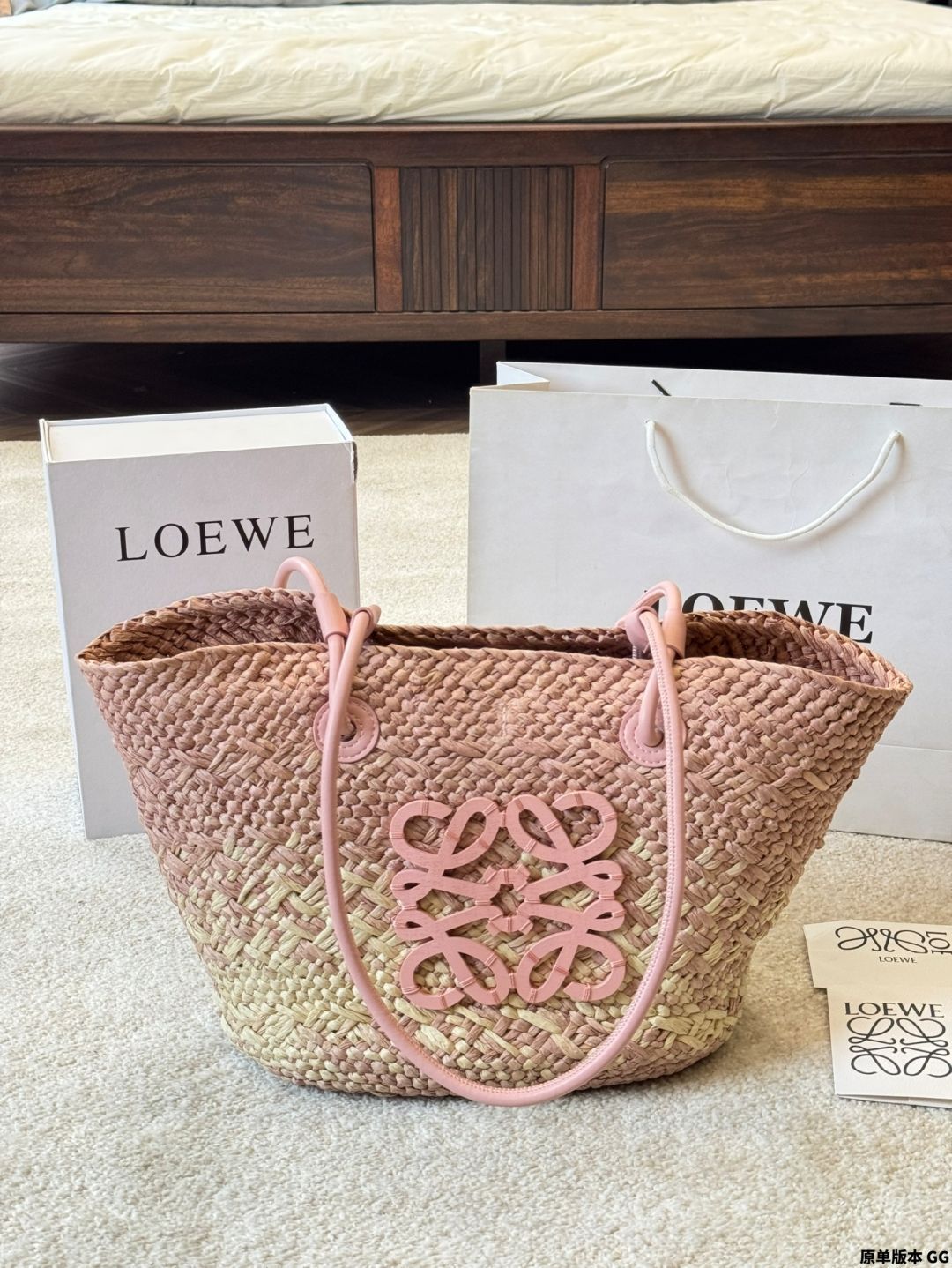 【今日特価】Loewe マカロンカラー 草編み トートバッグ(サイズ 30×25cm) 【今日特価】Loewe マカロンカラー 草編み トートバッグ(サイズ 30×25cm)