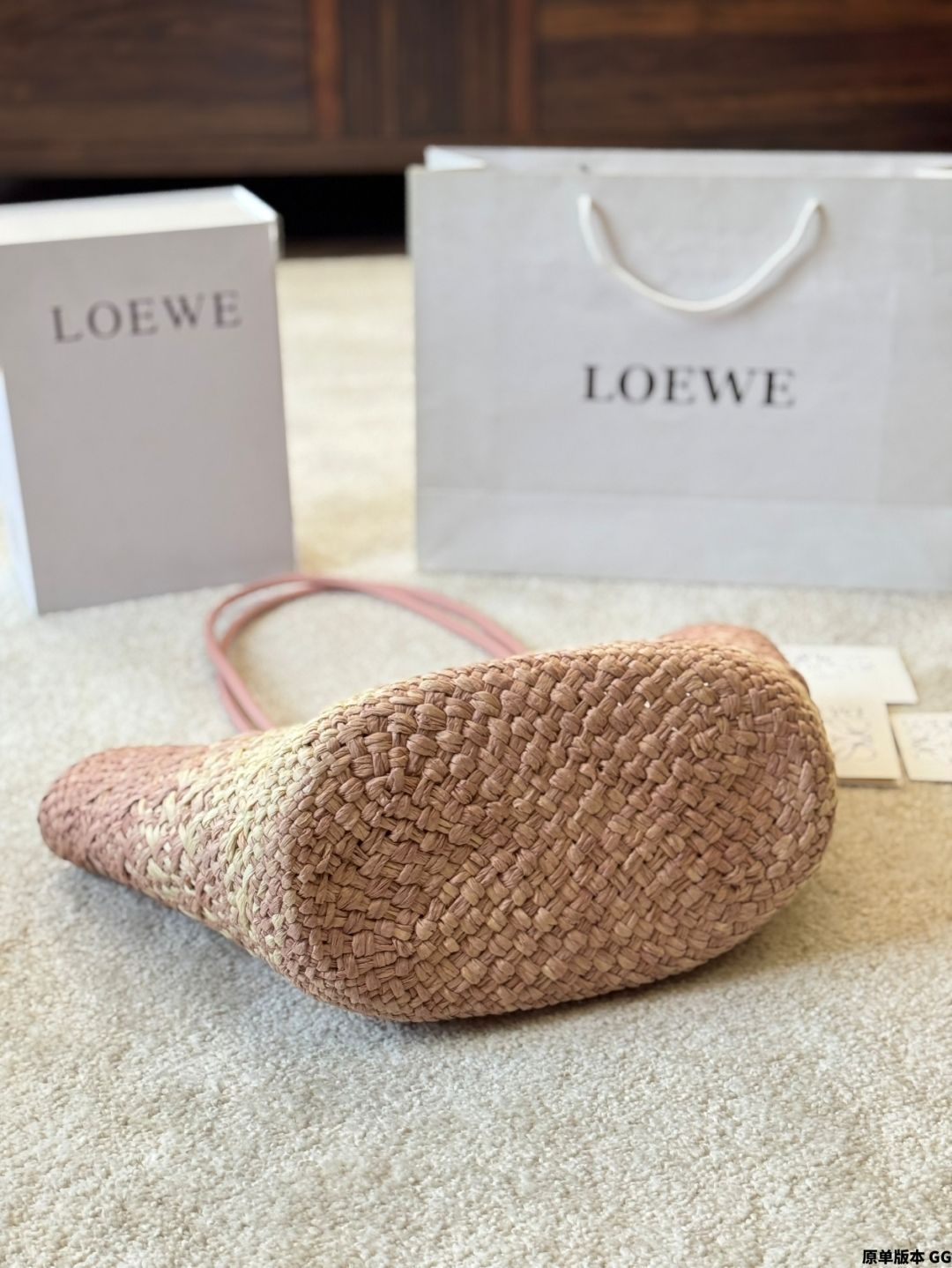 【今日特価】Loewe マカロンカラー 草編み トートバッグ(サイズ 30×25cm) 【今日特価】Loewe マカロンカラー 草編み トートバッグ(サイズ 30×25cm)