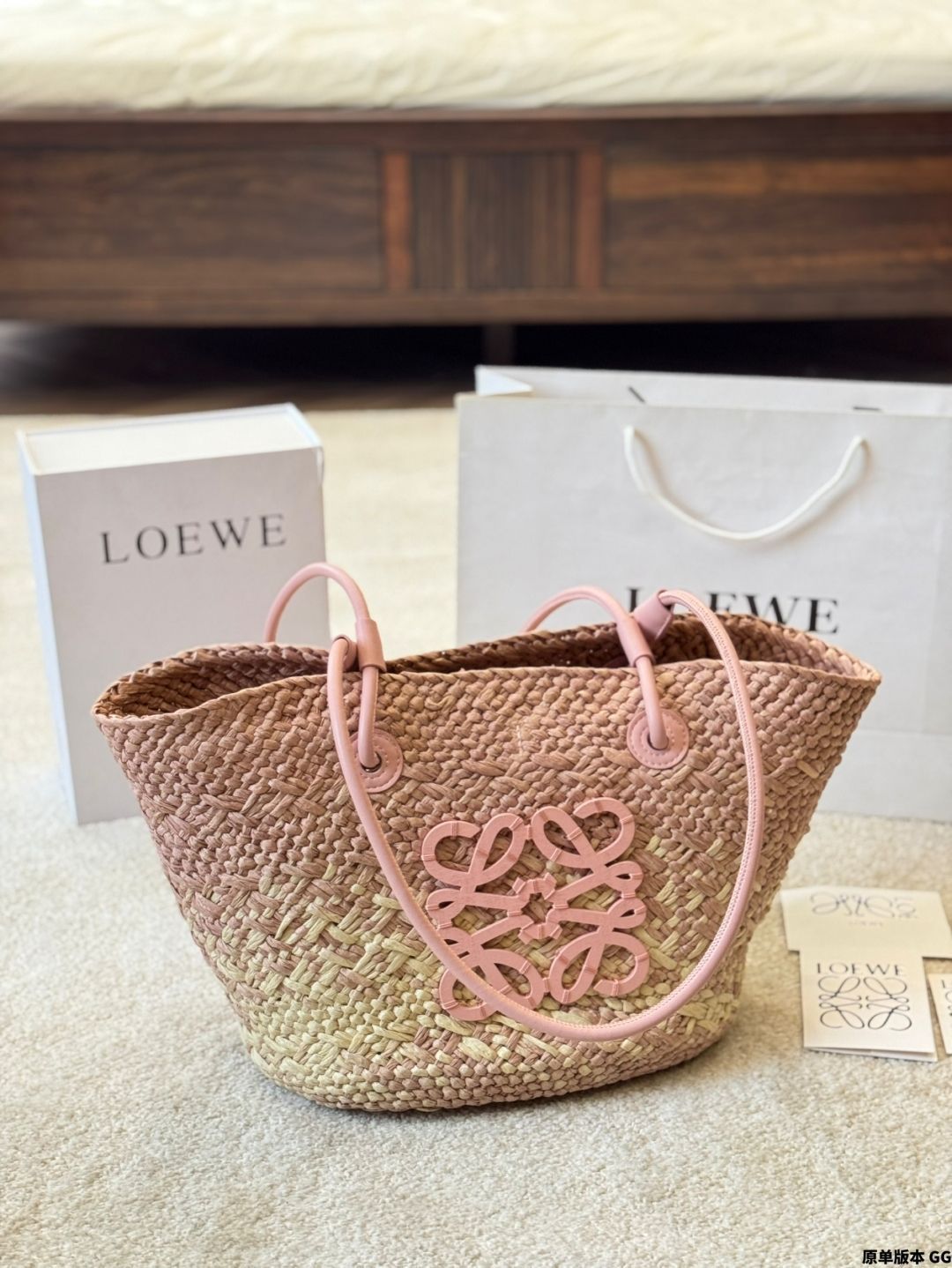 【今日特価】Loewe マカロンカラー 草編み トートバッグ(サイズ 30×25cm) 【今日特価】Loewe マカロンカラー 草編み トートバッグ(サイズ 30×25cm)