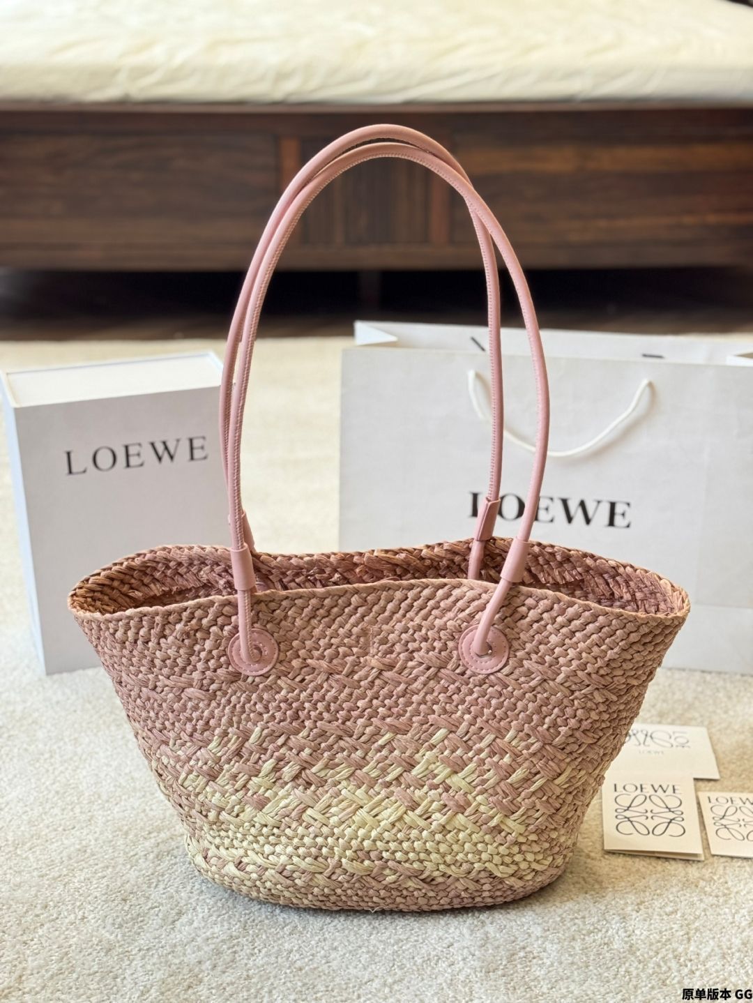 【今日特価】Loewe マカロンカラー 草編み トートバッグ(サイズ 30×25cm) 【今日特価】Loewe マカロンカラー 草編み トートバッグ(サイズ 30×25cm)