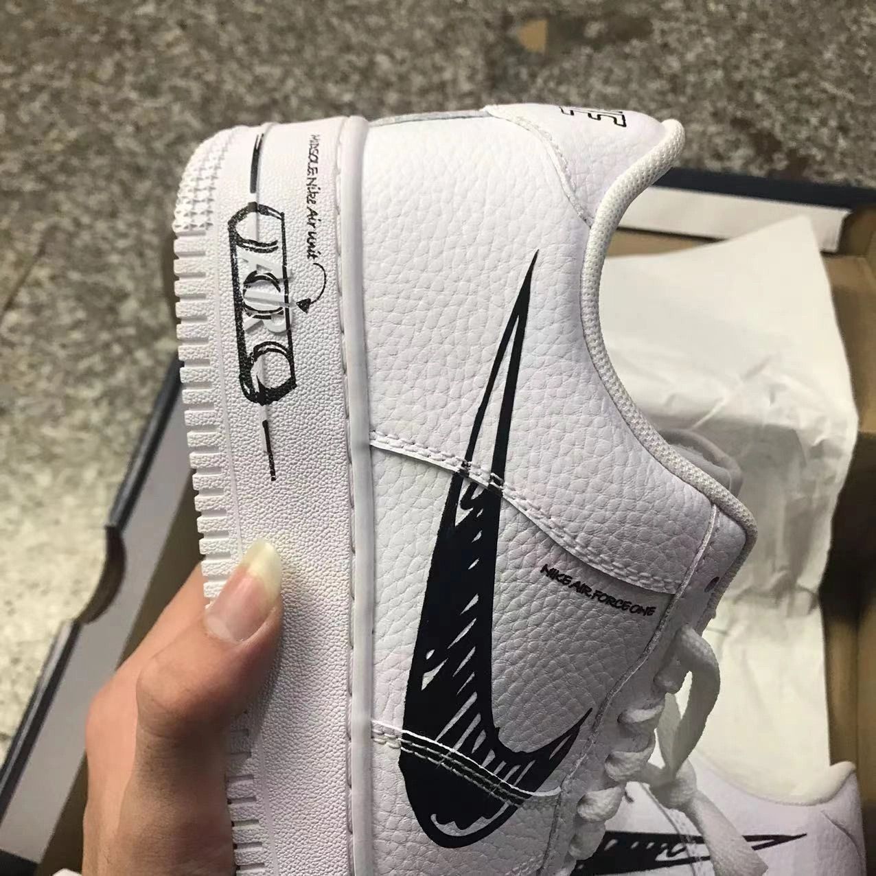 NIKE ナイキ スニーカー ナイキ AIR FORCE 1 LOW SKETCH - WHITEエア フォース ワン スケッチ ホワイトメンズ スニーー WHITE/BLACK-WHITEメンズ レディース