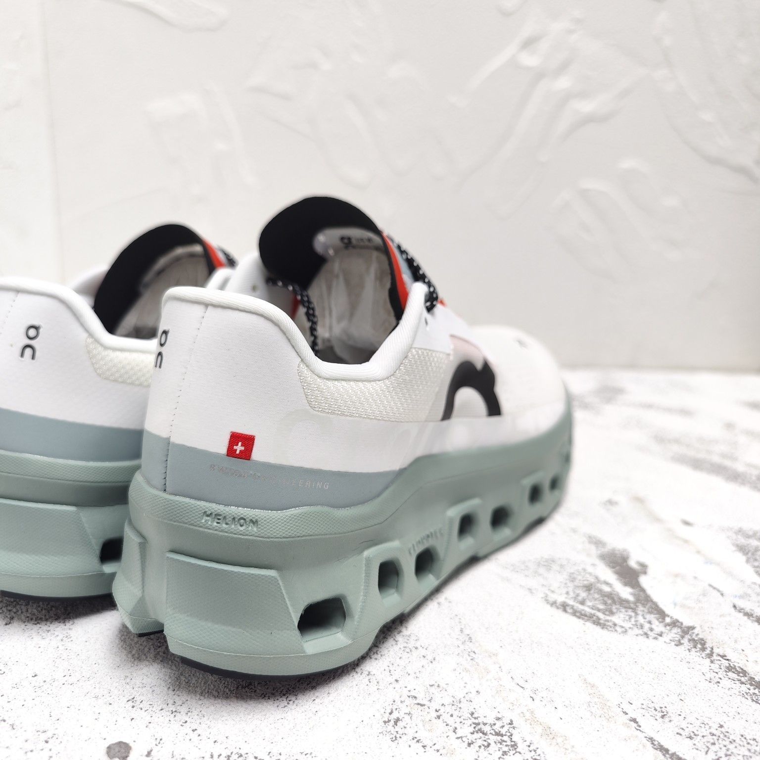 On Cloudmonster ジョギング スポーツ トレーニング ランニングシューズ メンズ レディー スニーカー タウンユース 新品 未使用 ホワイト 2色 On Cloudmonster ジョギング スポーツ トレーニング ランニングシューズ メンズ レディー スニーカー タウンユース 新品 未使用 ホワイト 2色
