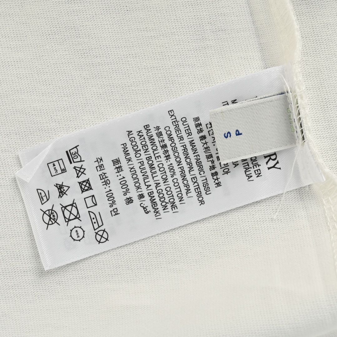 【今日特価】Burberry 24ss フロッキングライディングホースプリント T シャツ 【今日特価】Burberry 24ss フロッキングライディングホースプリント T シャツ