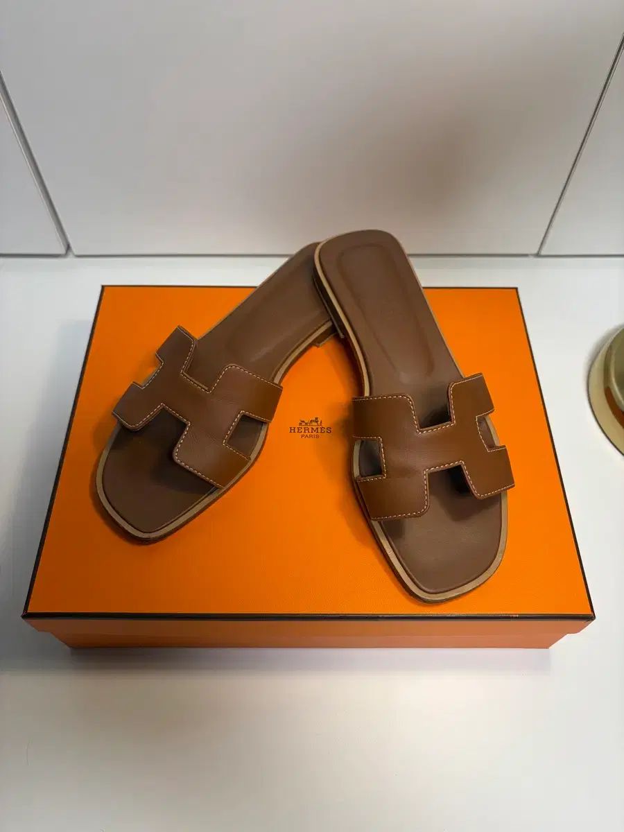 Hermes オラン サンダル ブラウン