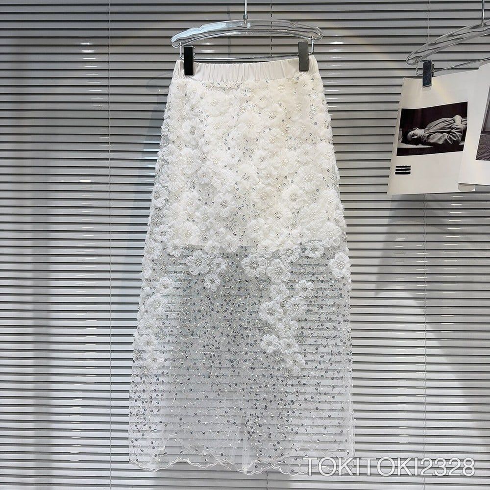 ネットで人気の同型 2025年春新作 小香風 立体花 スパンコール 上品でフェミニンな ミディ丈 チュールスカート