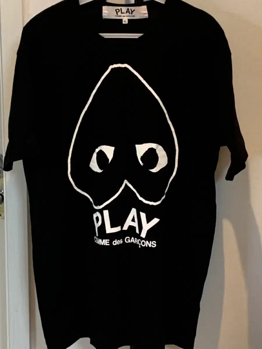 コム・デ・ギャルソン PLAY 텍스트 ロゴ 半袖Tシャツ ブラック 6,704円