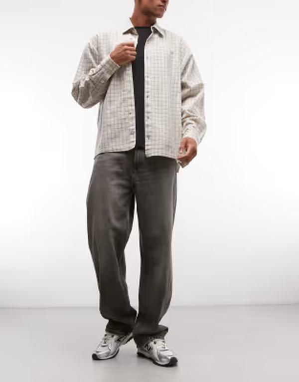 ウィークデイ メンズ ボトムス デニムパンツ ストレート ジーンズ Weekday Galaxy loose fit straight leg jeans in faded black wash Re