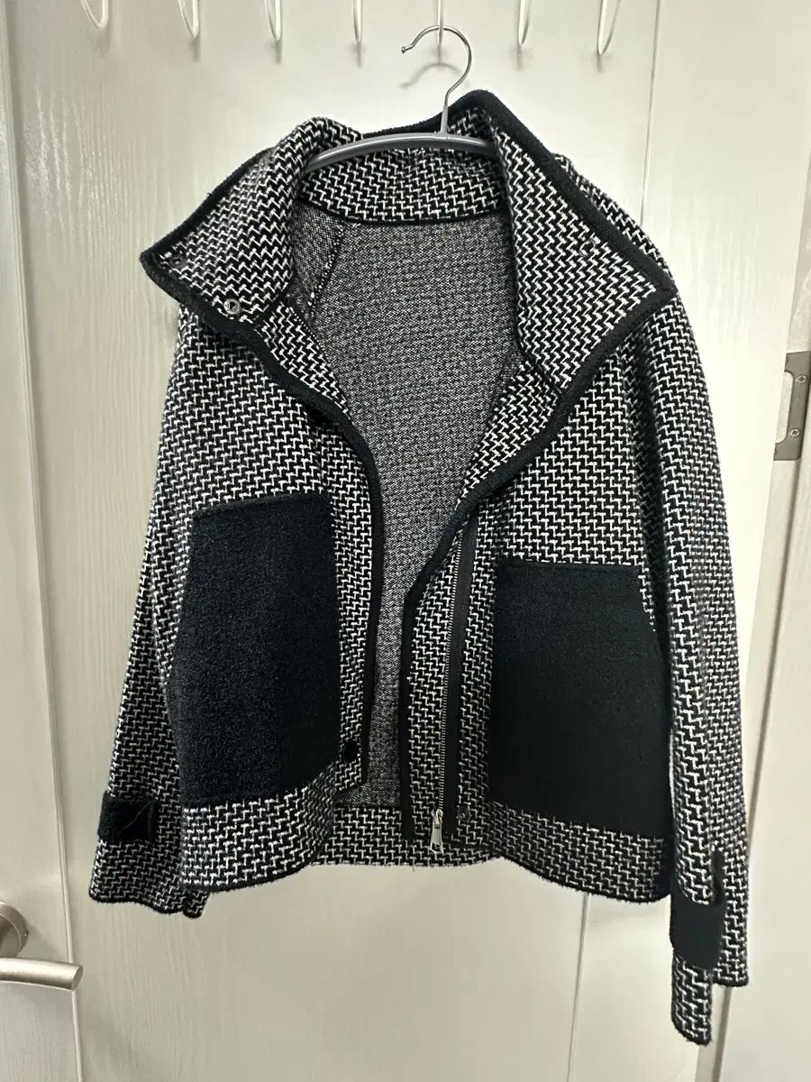 分厚いジャケット 7,560円