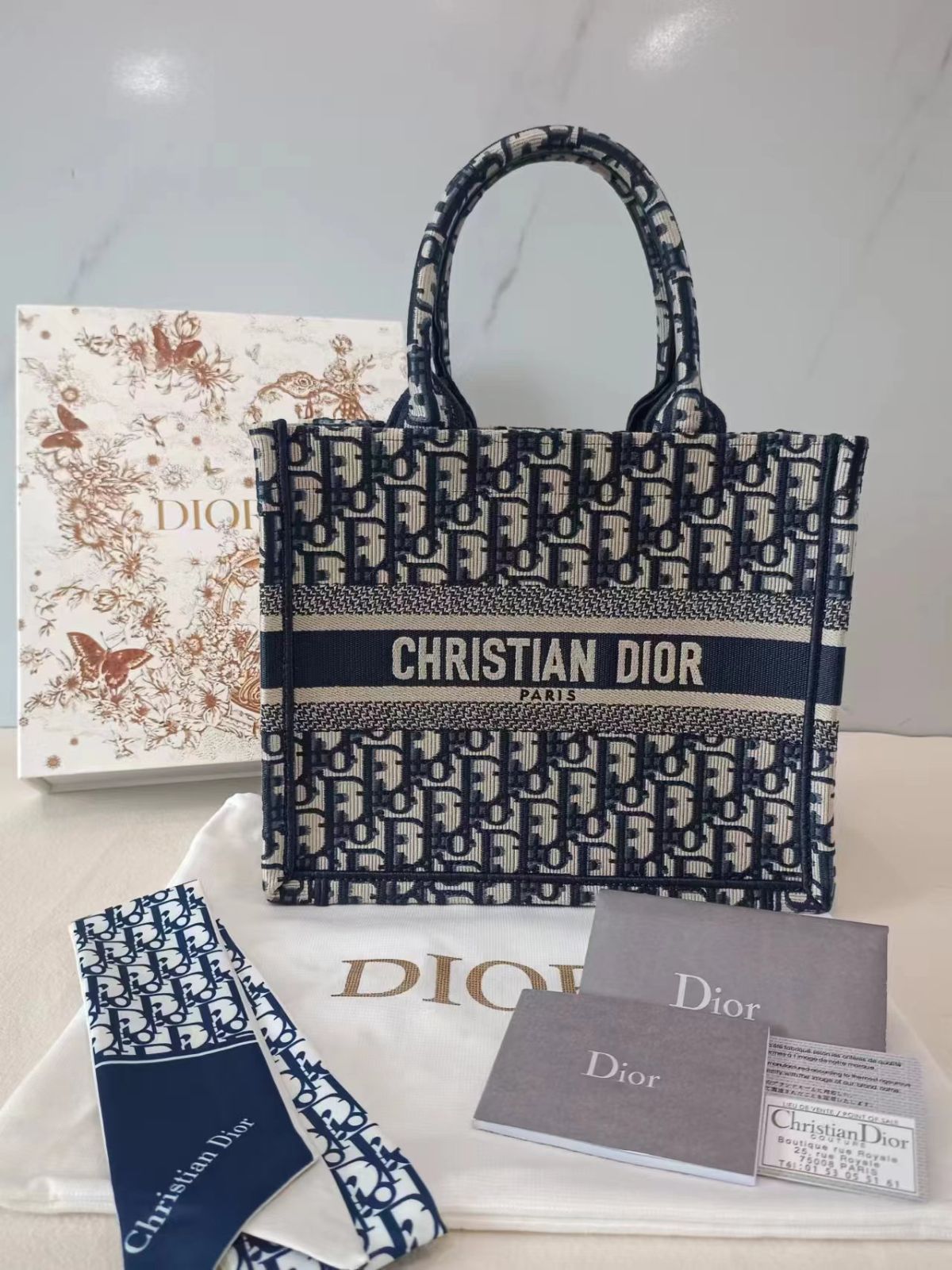 ディオール スモールトートバッグ DIOR BOOK TOTE
