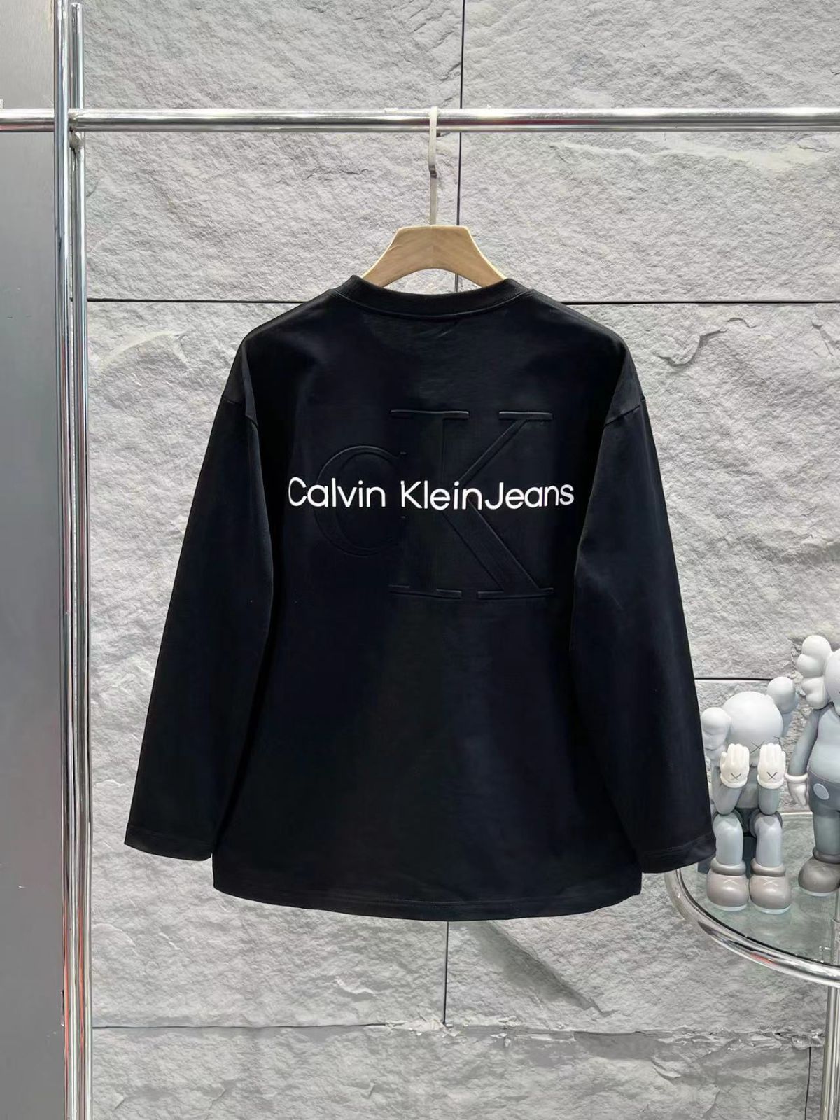 【本日限定特価】Calvin Klein メンズ＆レディース カジュアル ロングスリーブ Tシャツ プリント＆刺繍 ブラック/ホワイト S-XL [本日特価|新品未使用品]