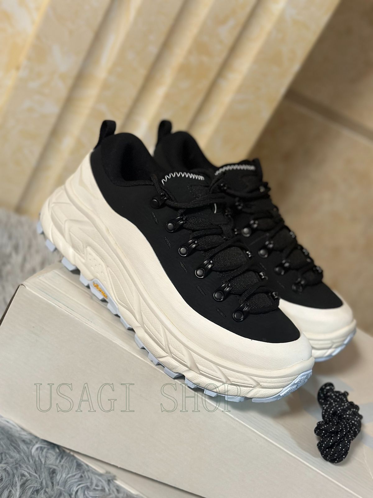 ホカ トー サミット HOKA ONE ONE Tor Summit ブラック ホワイト スニーカー 未使用