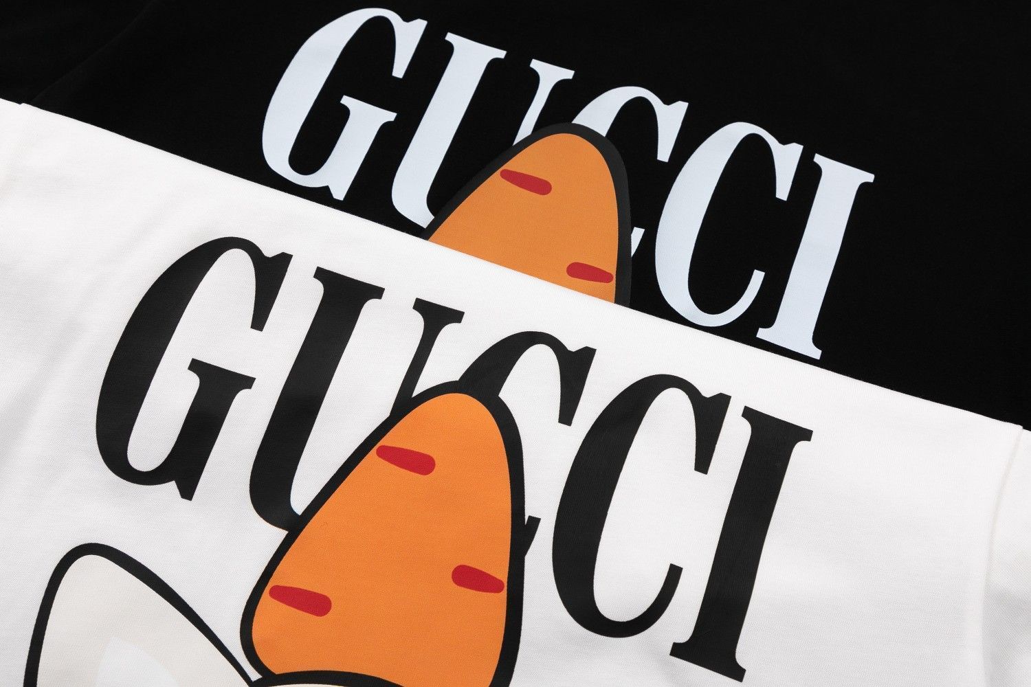 【本日限定特価】GUCCI 2023春夏 ウサギ?プリントTシャツ [本日特価|新品未使用品]