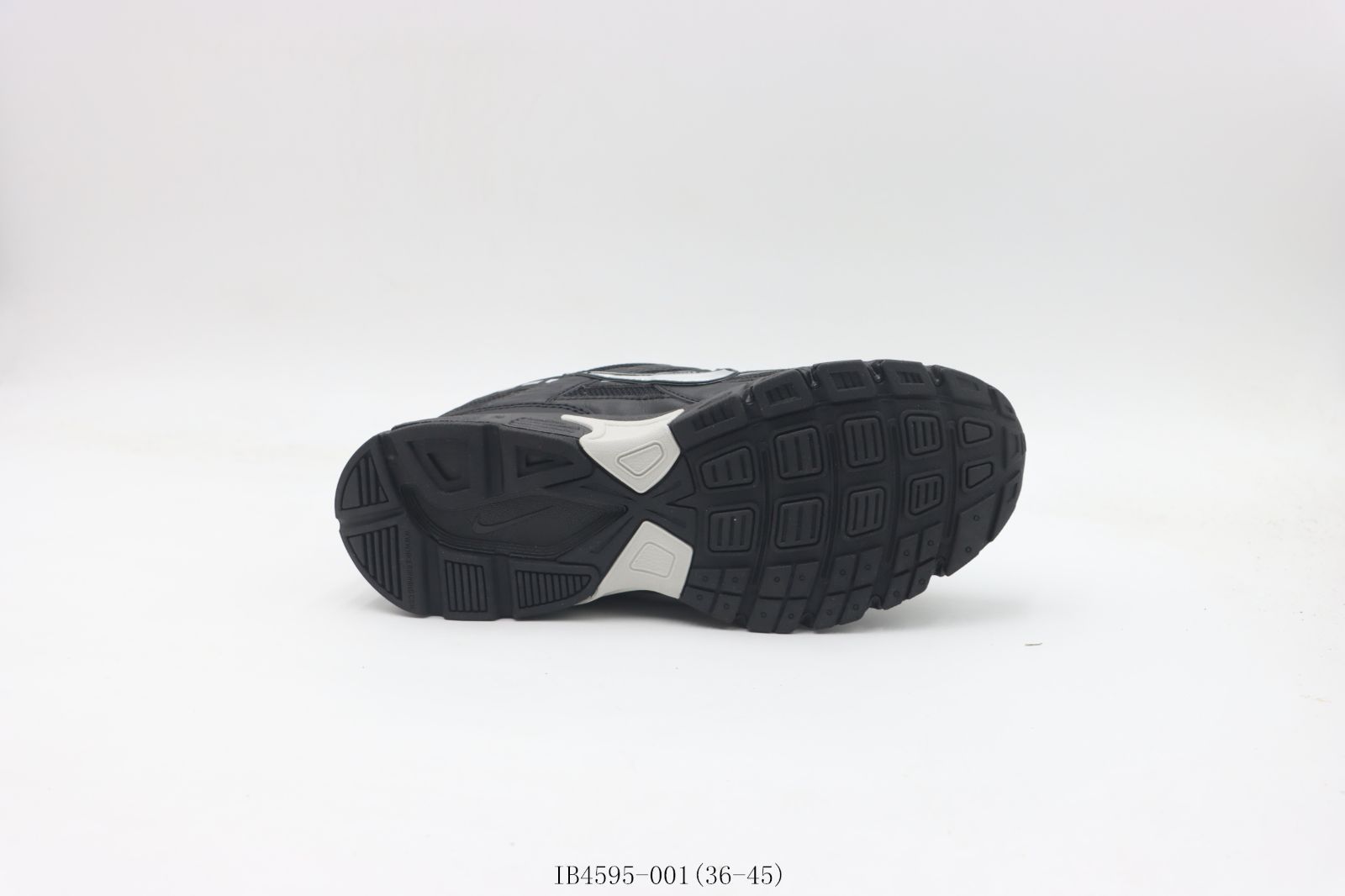 【今日特価】ナイキ NIKE ダッドシューズ ブラックシルバー Black Silver IB4595-001