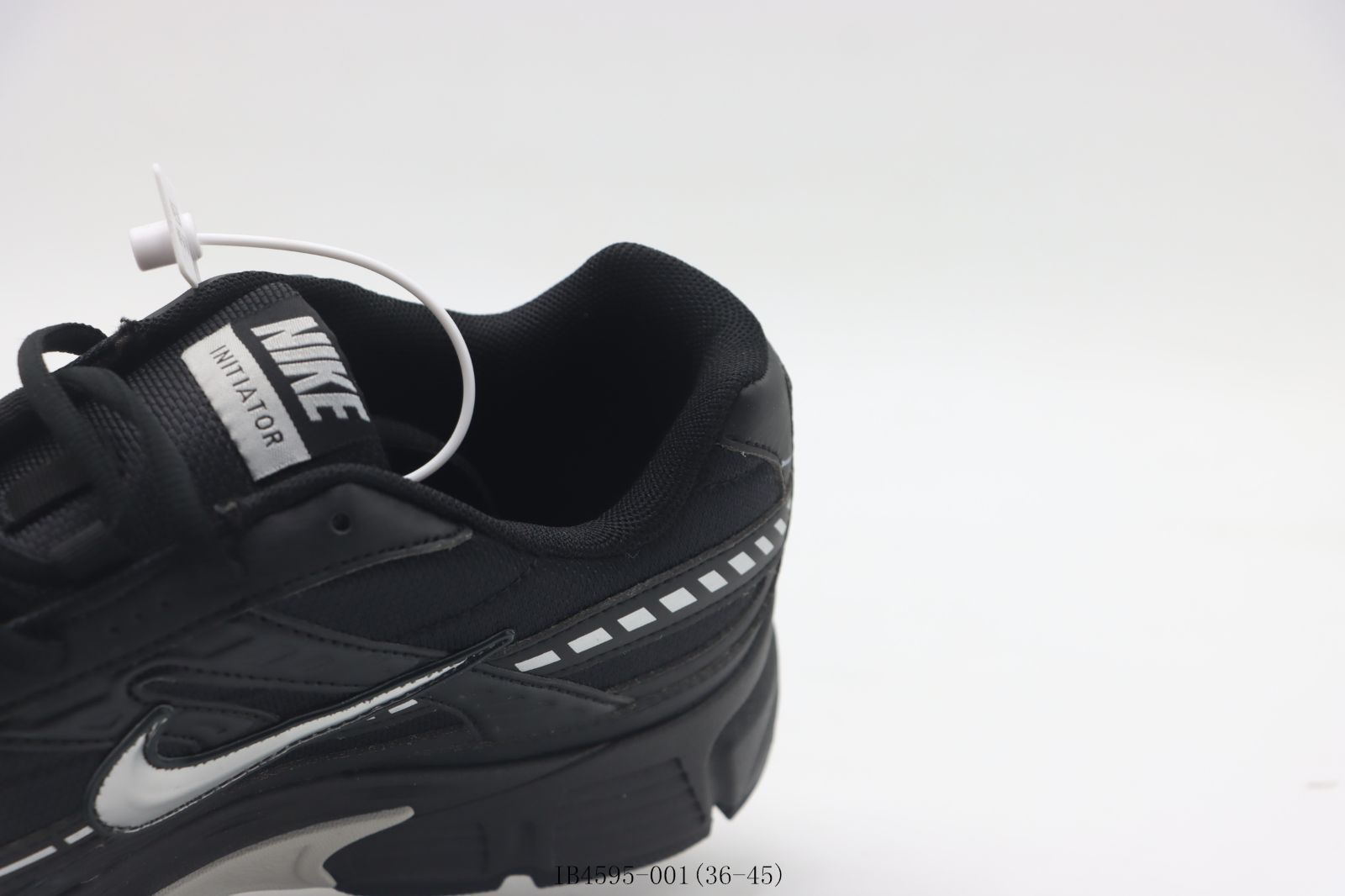 【今日特価】ナイキ NIKE ダッドシューズ ブラックシルバー Black Silver IB4595-001