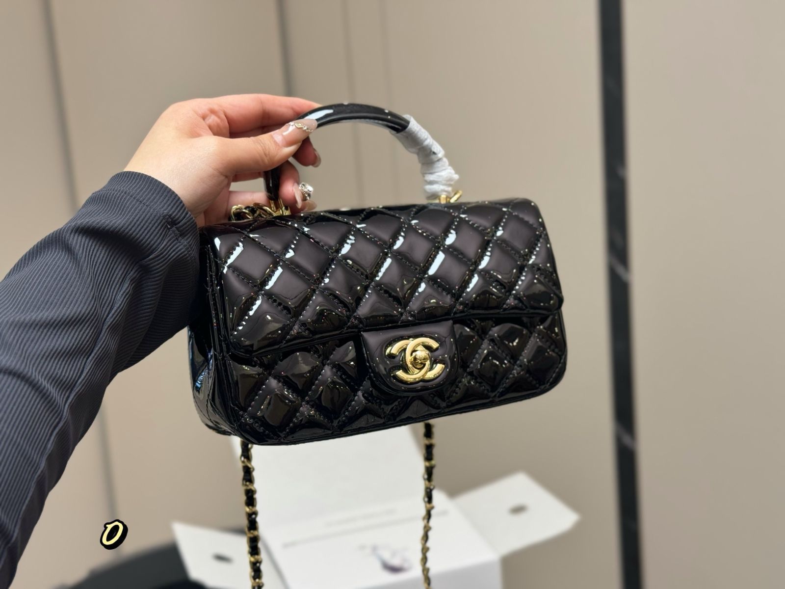 【今日特価】Chanel mini CF handle！国内送料無料！限定在庫セール価格です！