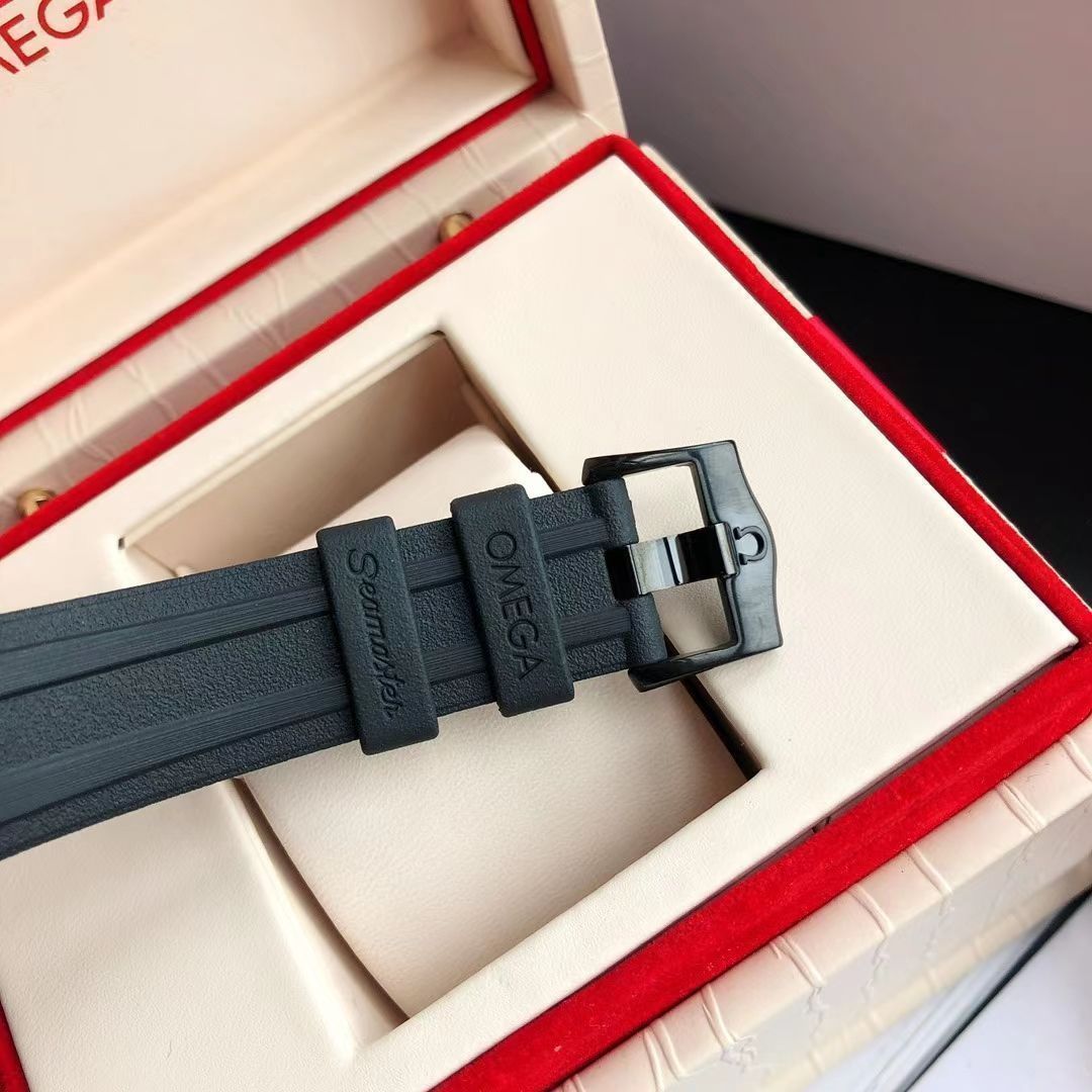35今すぐ購入へようこそ! ！新品 シーマスター コーアクシャル マスタークロノメーター　　ブラック　42MM 未使用38｜本日限定特価｜新品未使用-