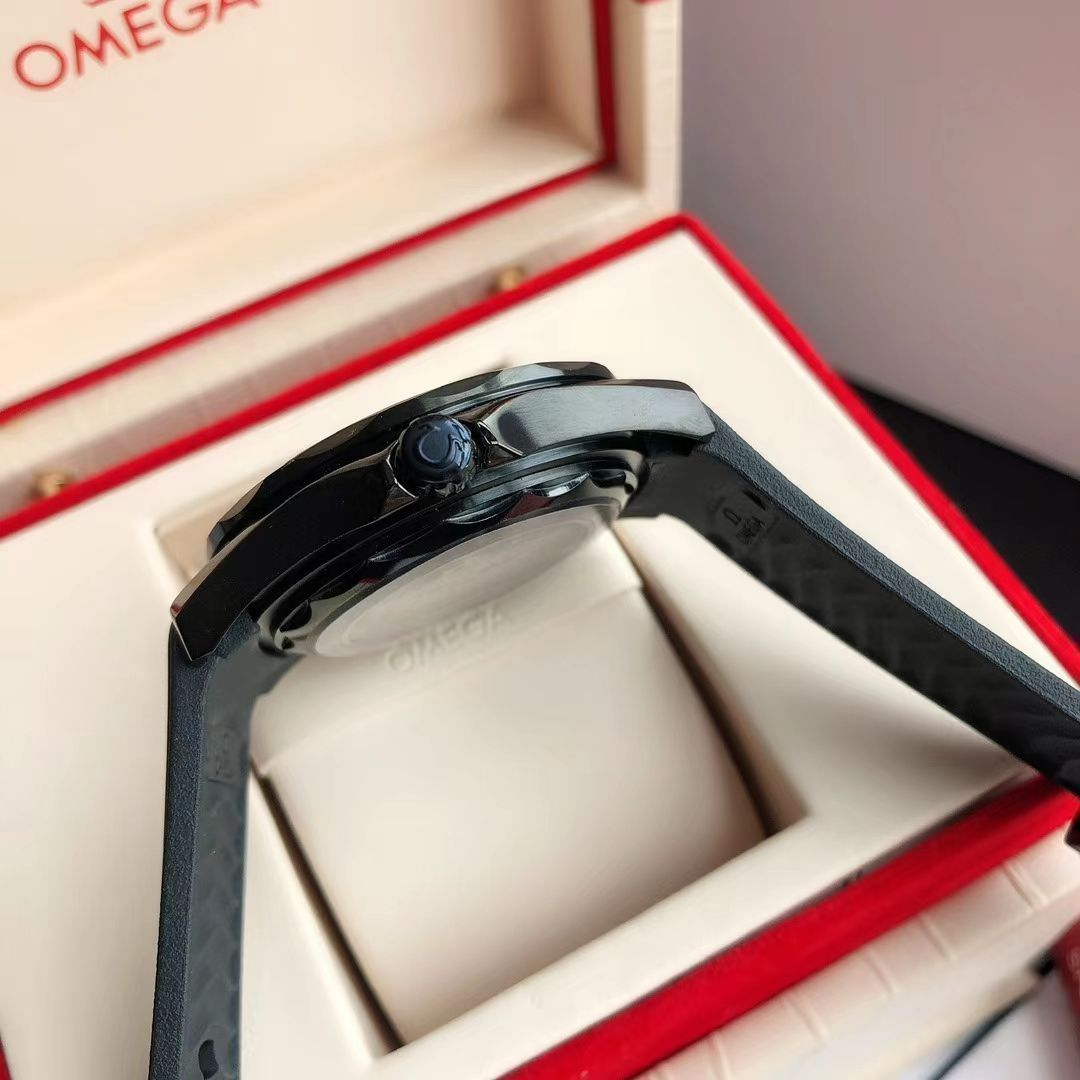 35今すぐ購入へようこそ! ！新品 シーマスター コーアクシャル マスタークロノメーター　　ブラック　42MM 未使用38｜本日限定特価｜新品未使用-