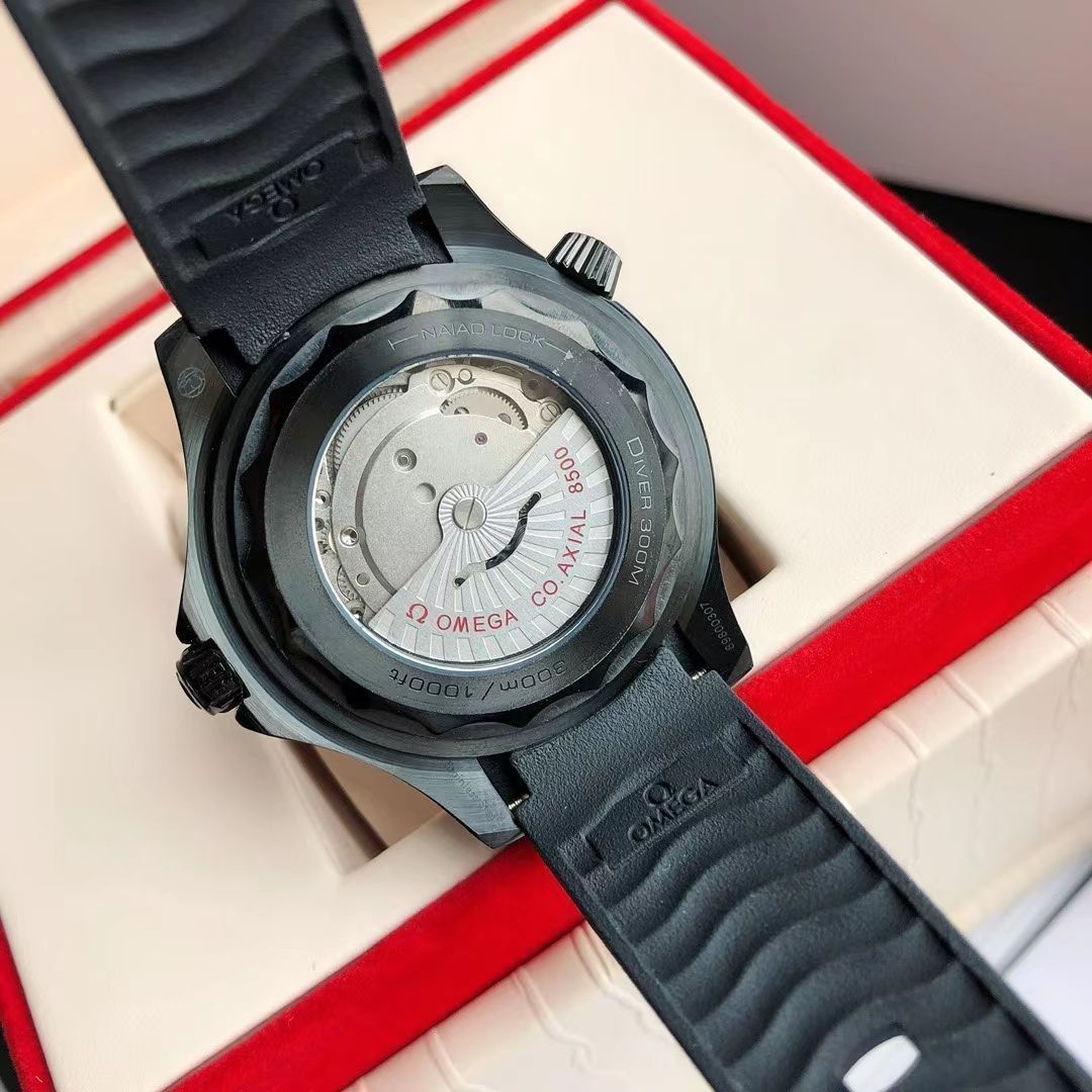 35今すぐ購入へようこそ! ！新品 シーマスター コーアクシャル マスタークロノメーター　　ブラック　42MM 未使用38｜本日限定特価｜新品未使用-