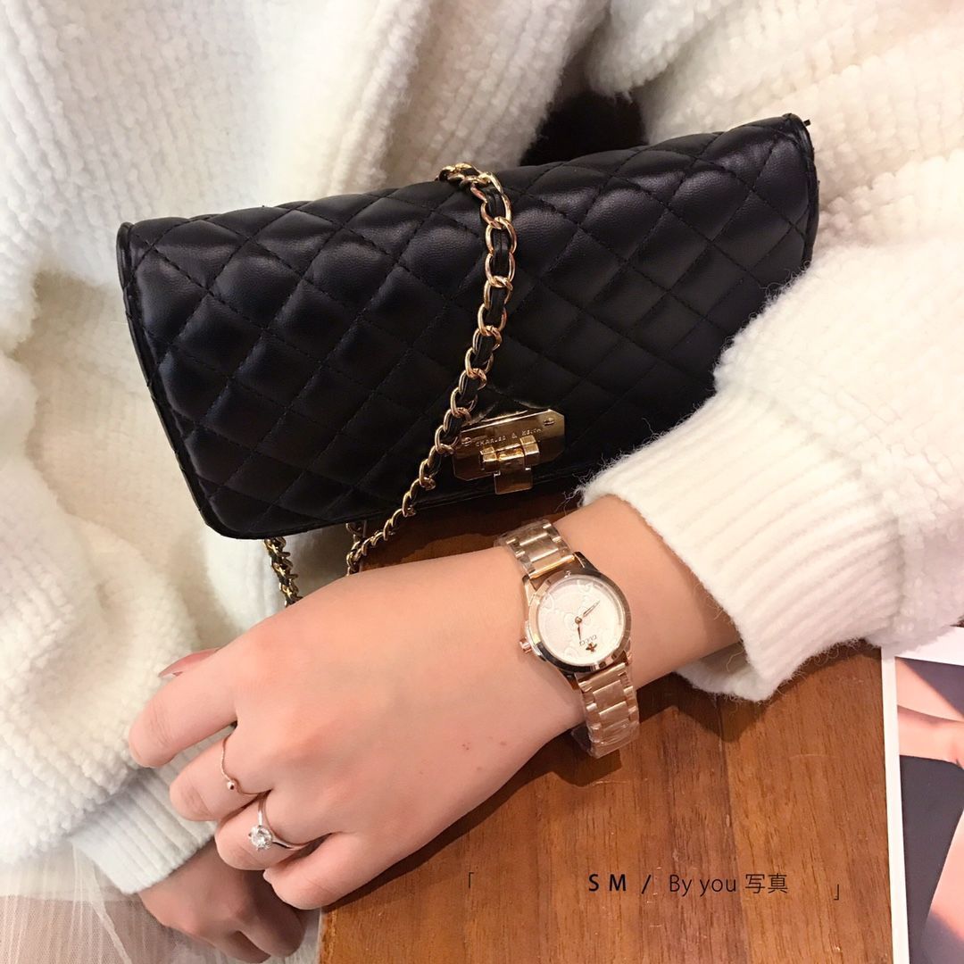 GUCCI グッチ レディース腕時計 28mm｜ホログラムデザイン×スチールベルト｜本日限定特価新品未使用