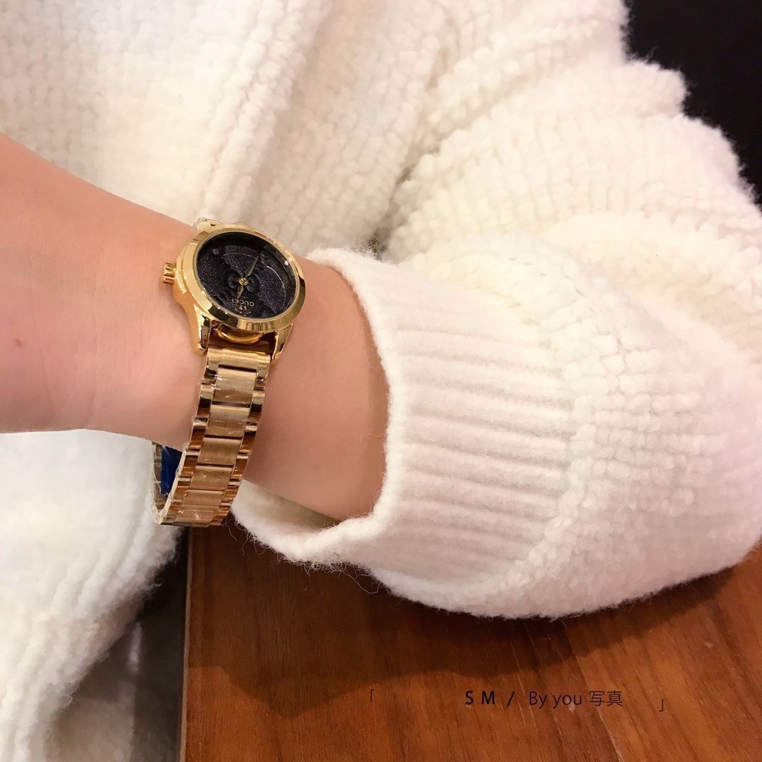 GUCCI グッチ レディース腕時計 28mm｜ホログラムデザイン×スチールベルト｜本日限定特価新品未使用