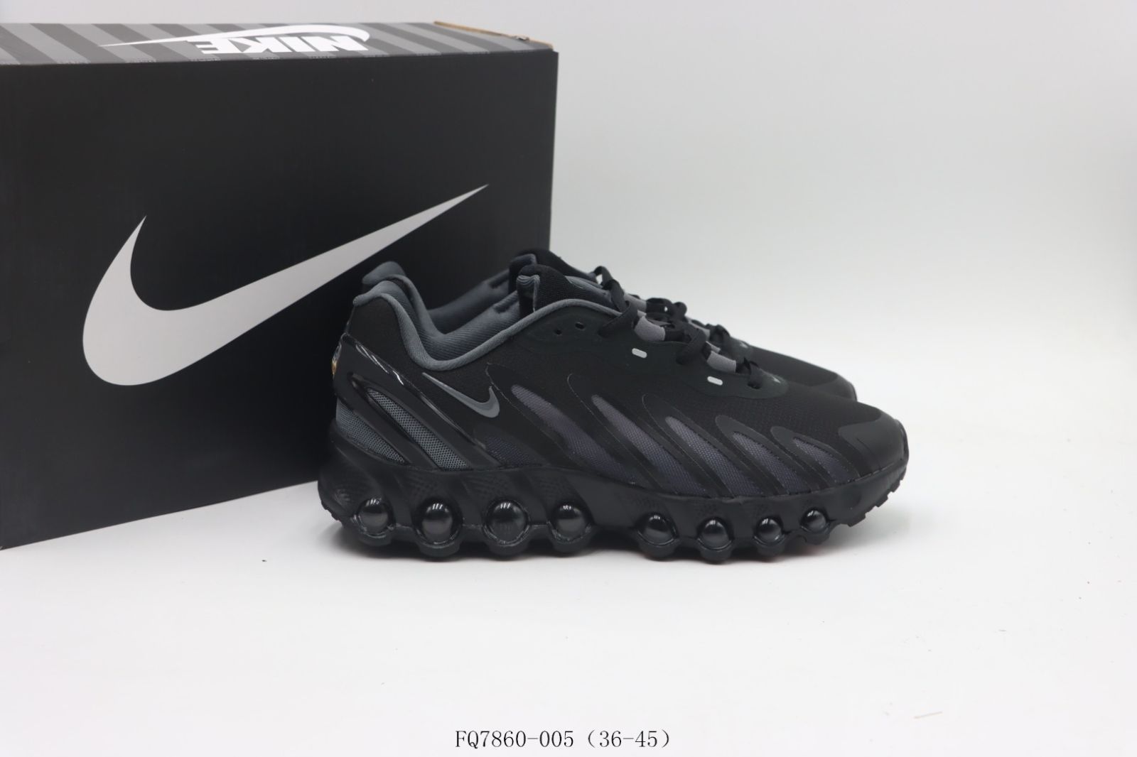 【今日特価】ナイキ ランニングシューズ ブラックグレー FQ7860-005