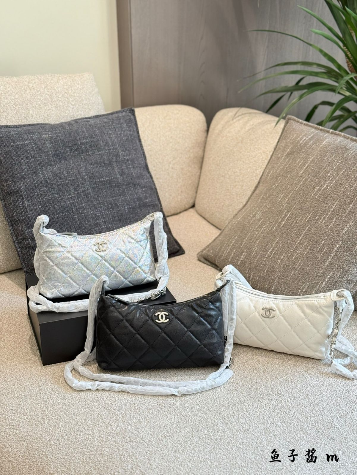 【今日特価】Chanel Hobo Dumpling Underarm Crossbody Bag シャネル ホボ ダンプリング アンダーアーム クロスボディバッグ