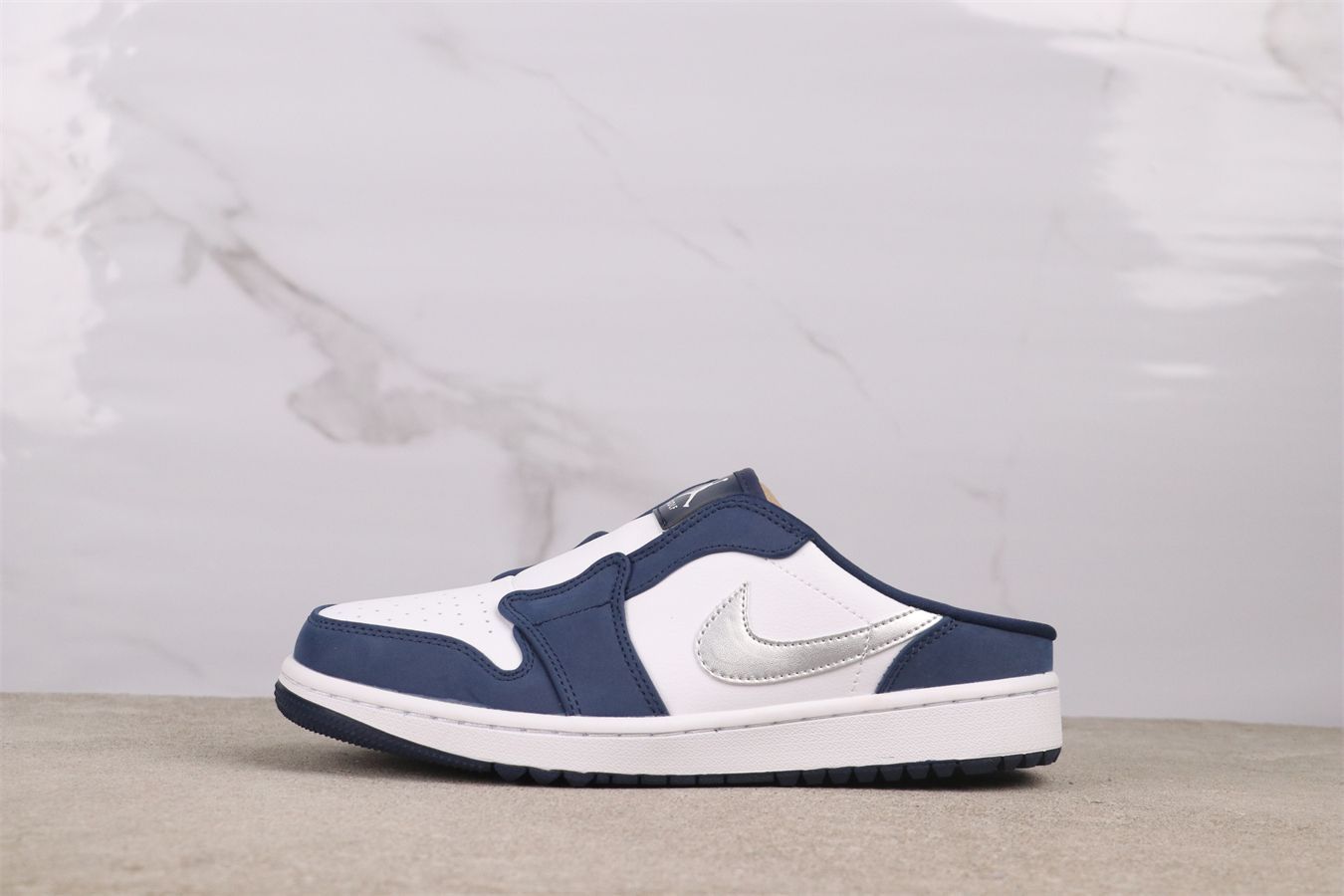 【今日特価】Jordan エアジョーダン AJ1 aj1 エアジョーダン 1 Mule FJ1214-102 白藍